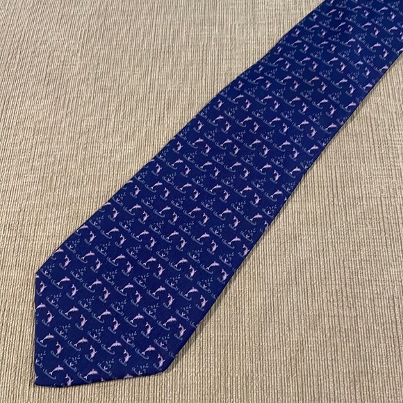 Jumping dolphin Ferragamo tie - Picture 2 of 5